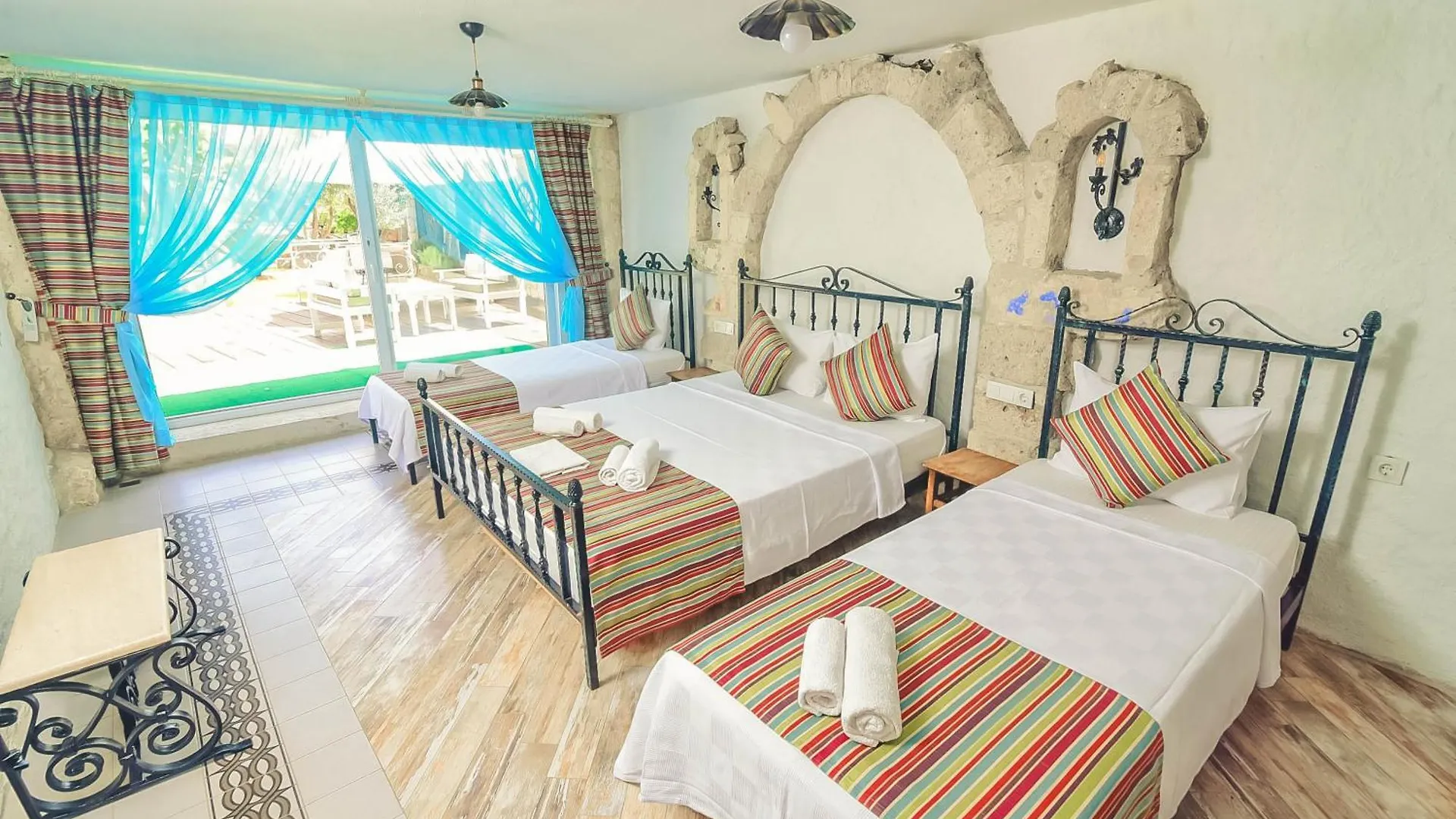 Ruezgarguelue Otel 阿拉恰特